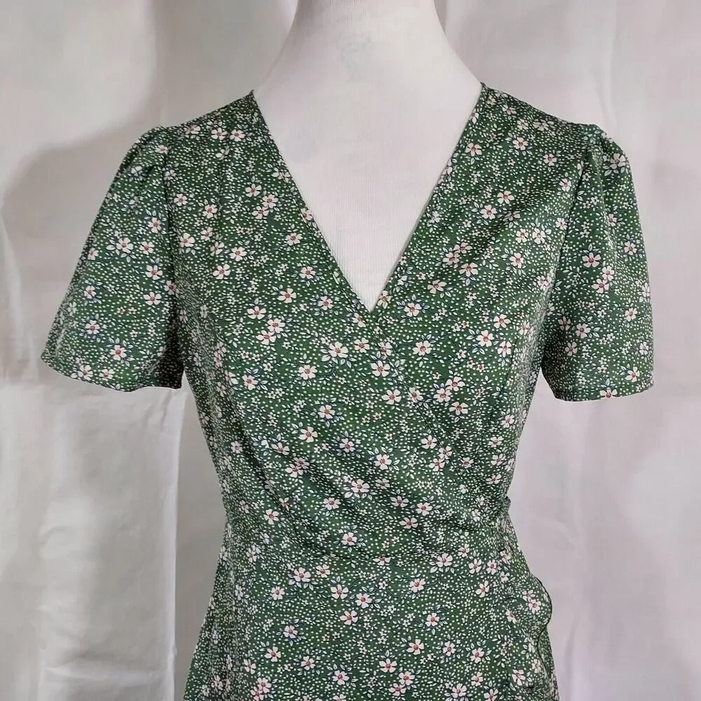 Shein Wrap Dress Size 6 Ruffle Flowy Short Sleeves Green White Floral Retro
